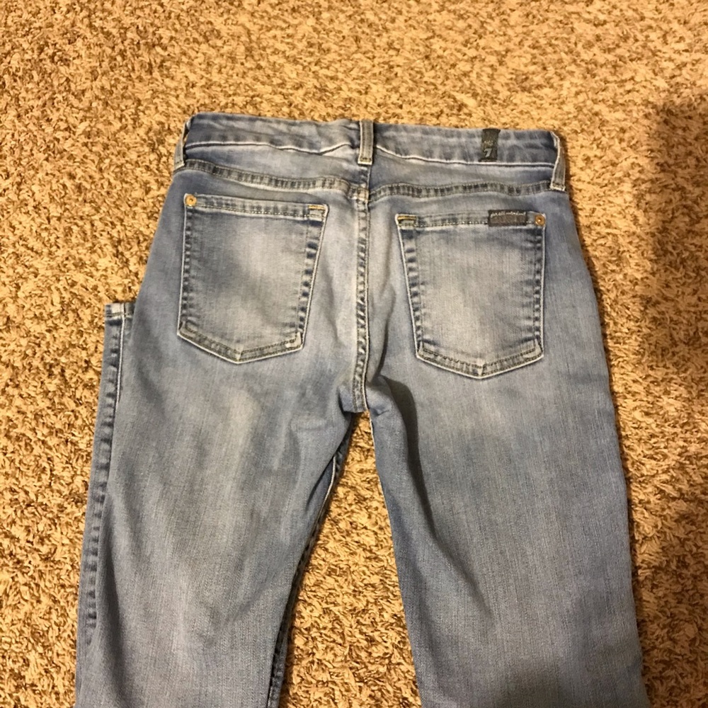 Light cropped skinny jeans!
